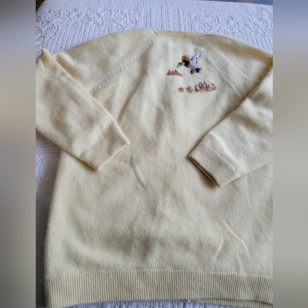 Vintage Yellow/Cream Sweater Set with Embroidered Ducks Size 40 - Picture 7 of 9